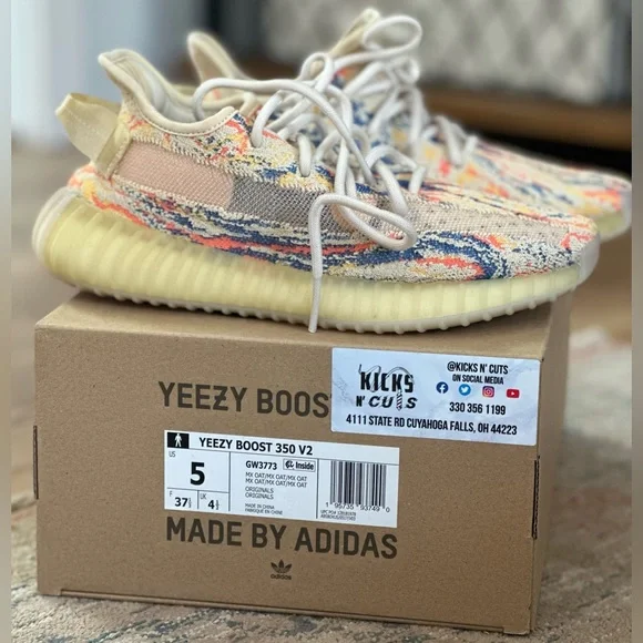 Yeezy BOOST 350 - Picture 6 of 12